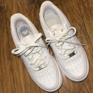 Nike Air Force 1 Size 5.5y~7 Women
